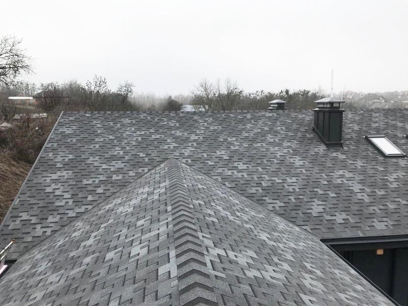 Крыша сложной формы с битумной черепицей